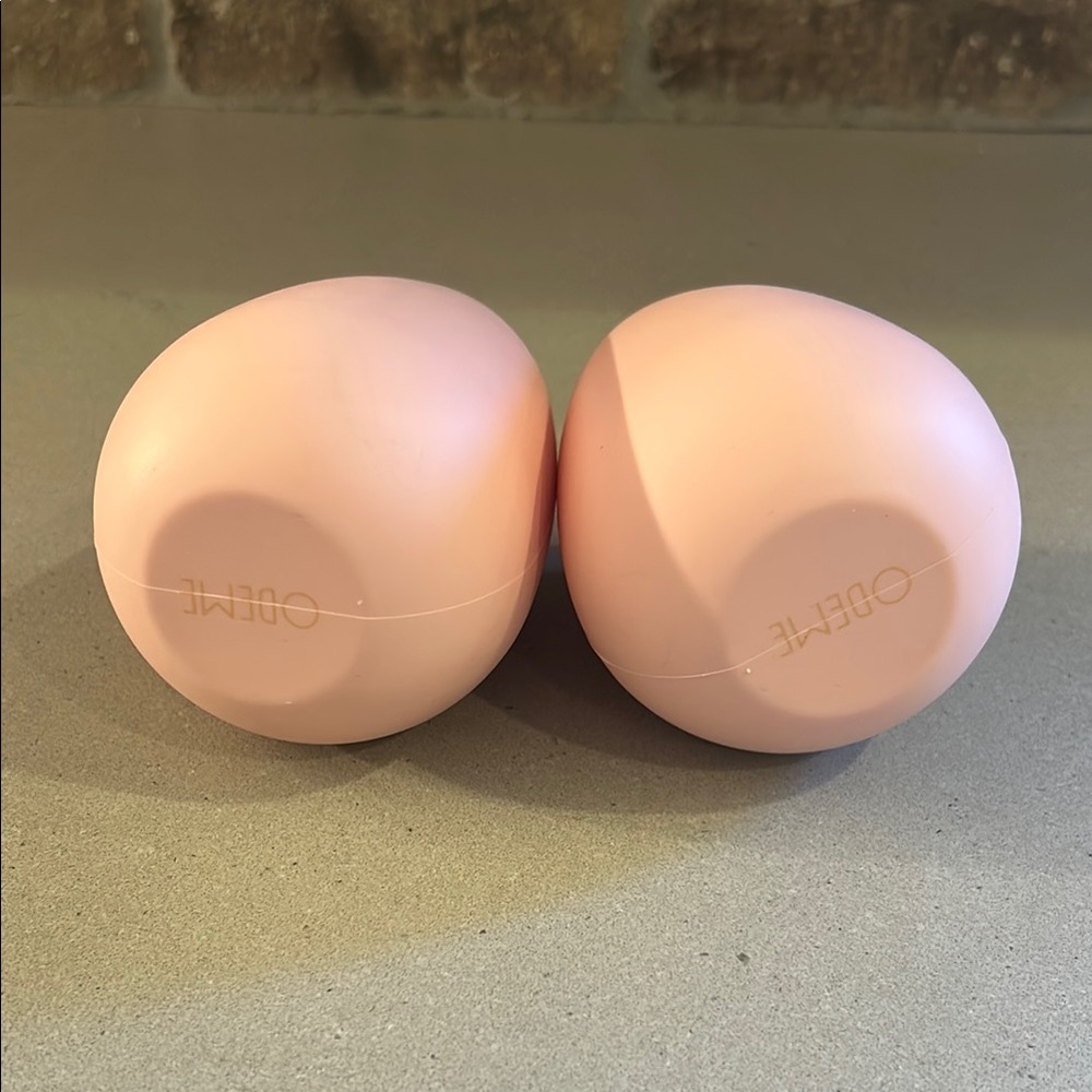 Odeme Blush Pink Stemless Silicon Wine Glasses for Beach or Pool Set of 2 - Picture 5 of 9